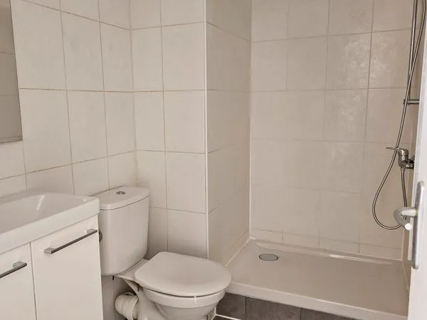 Studio à louer quartier recherché (la lunette)