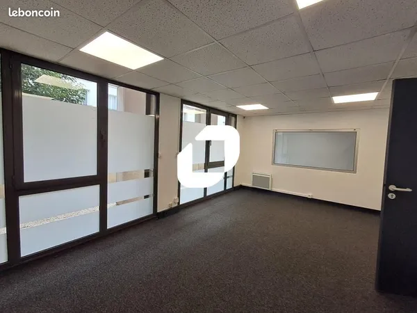 Bureau 114 m²