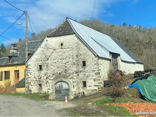 Grande Grange 350m2, bois 9ha et prés 2ha