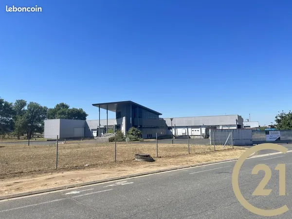 Bureaux 2150 m² Terssac