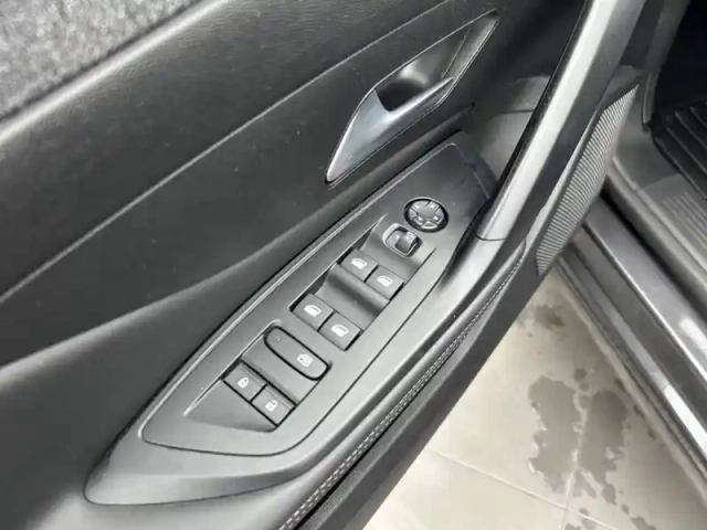 Peugeot 408 phev 225 e-eat8 — photo 41