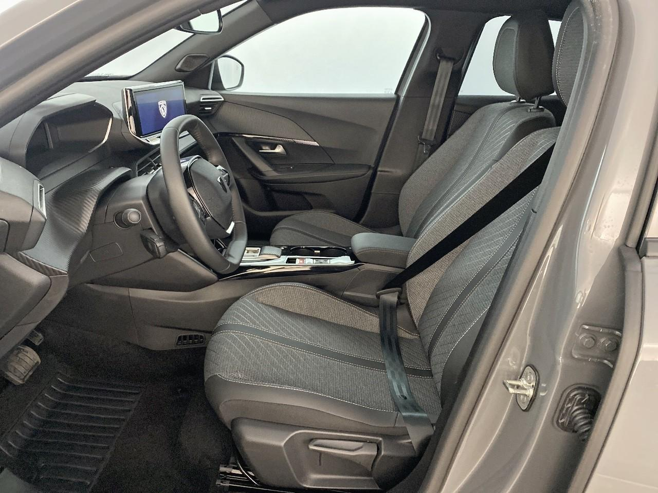 Peugeot 2008 hybrid 145 ch e-dcs6 allure — photo 9