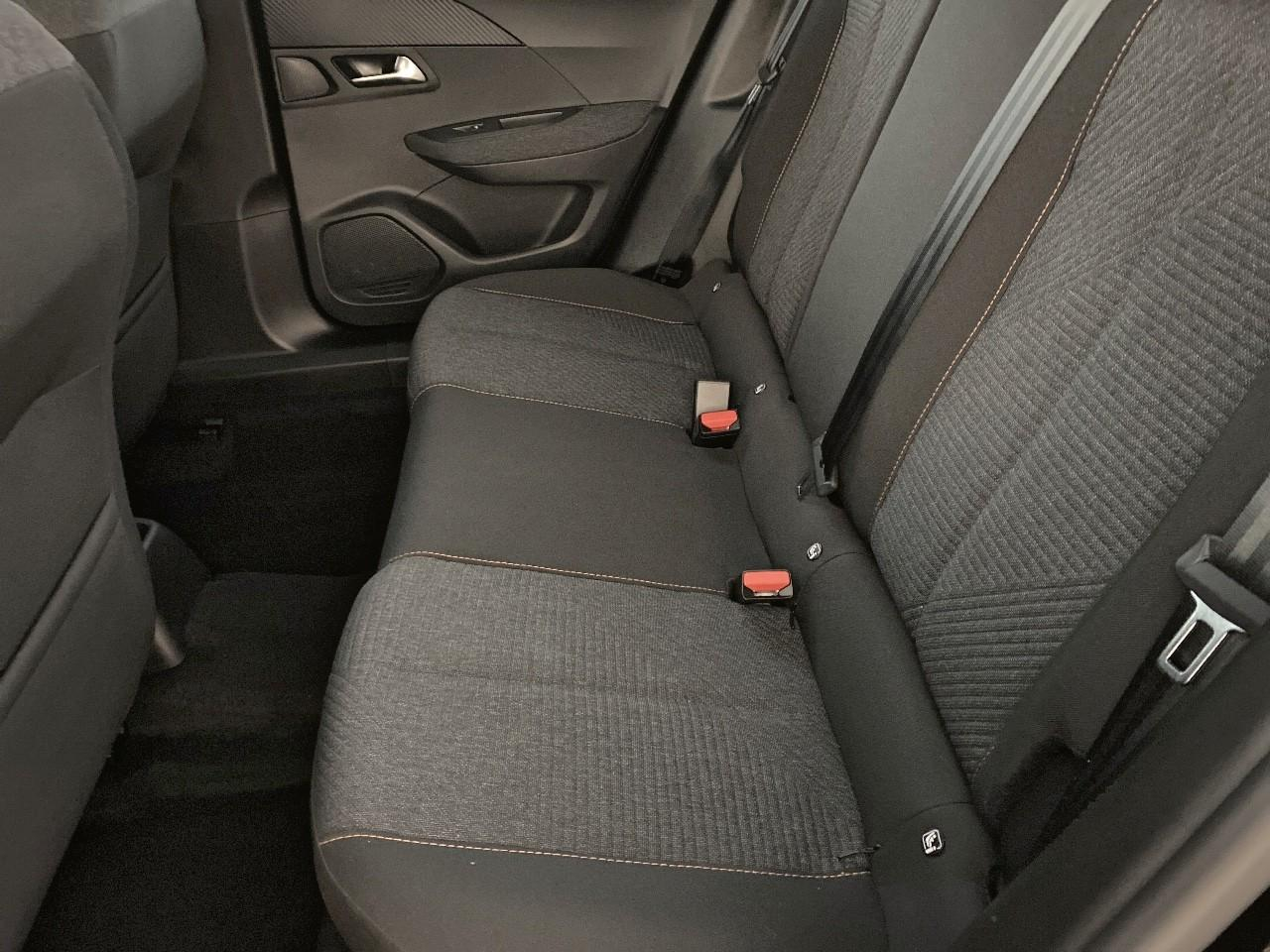 Peugeot 2008 hybrid 145 e-dcs6 style — photo 10
