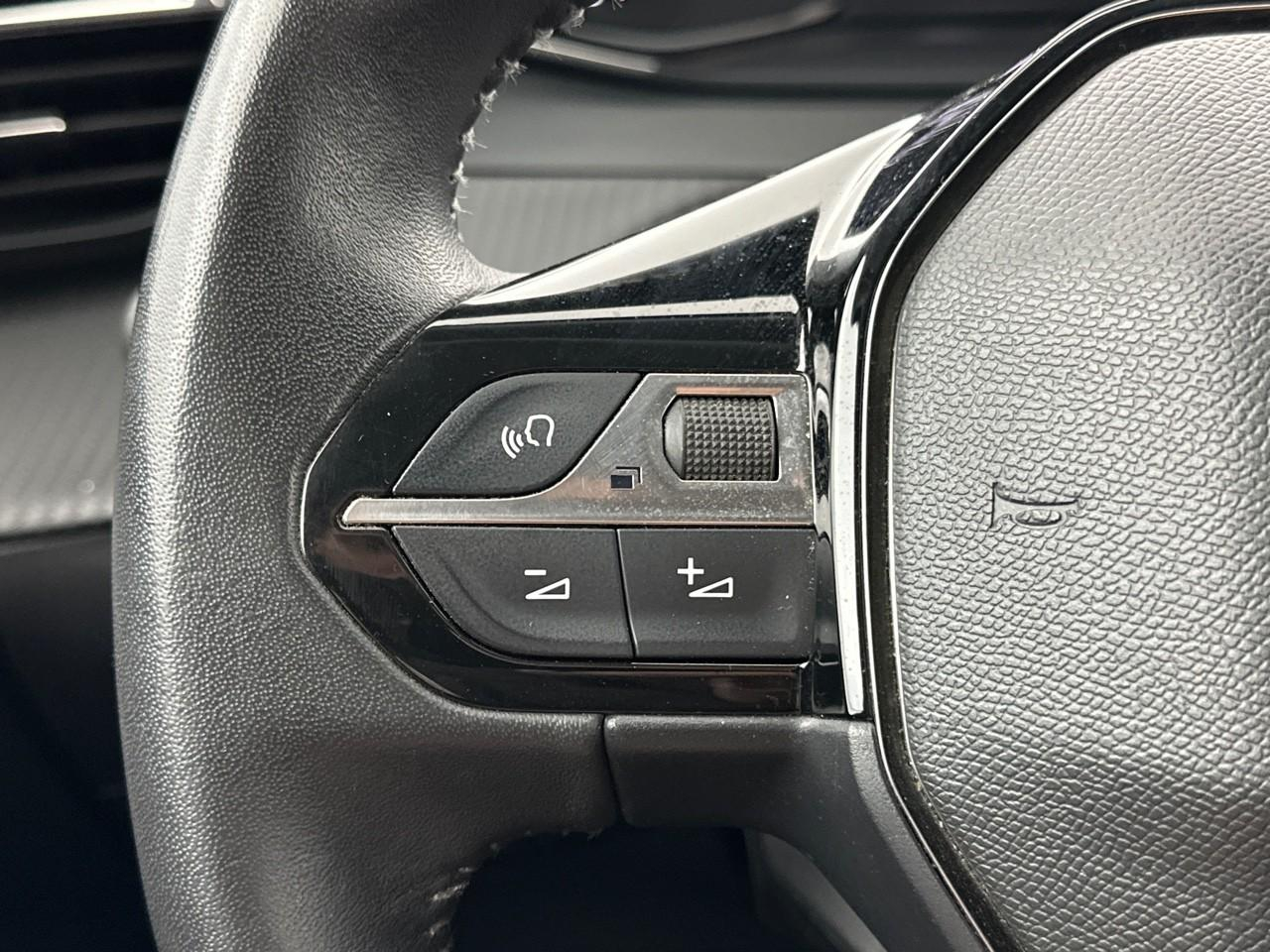 Peugeot 2008 puretech 100 s&s bvm6 style — photo 20