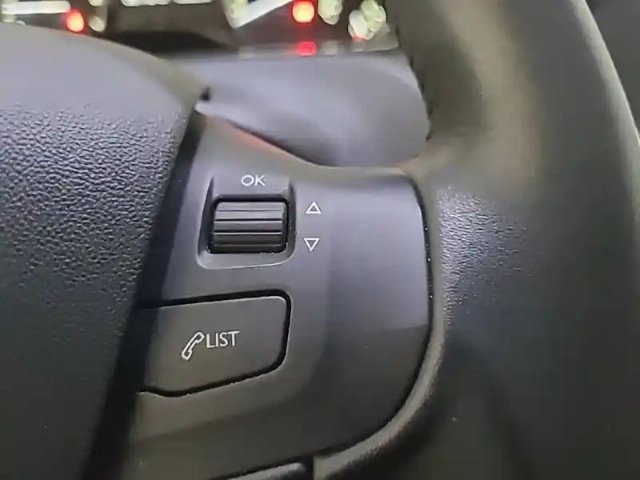 Peugeot 2008 puretech 110ch s&amp;s bvm6 — photo 46