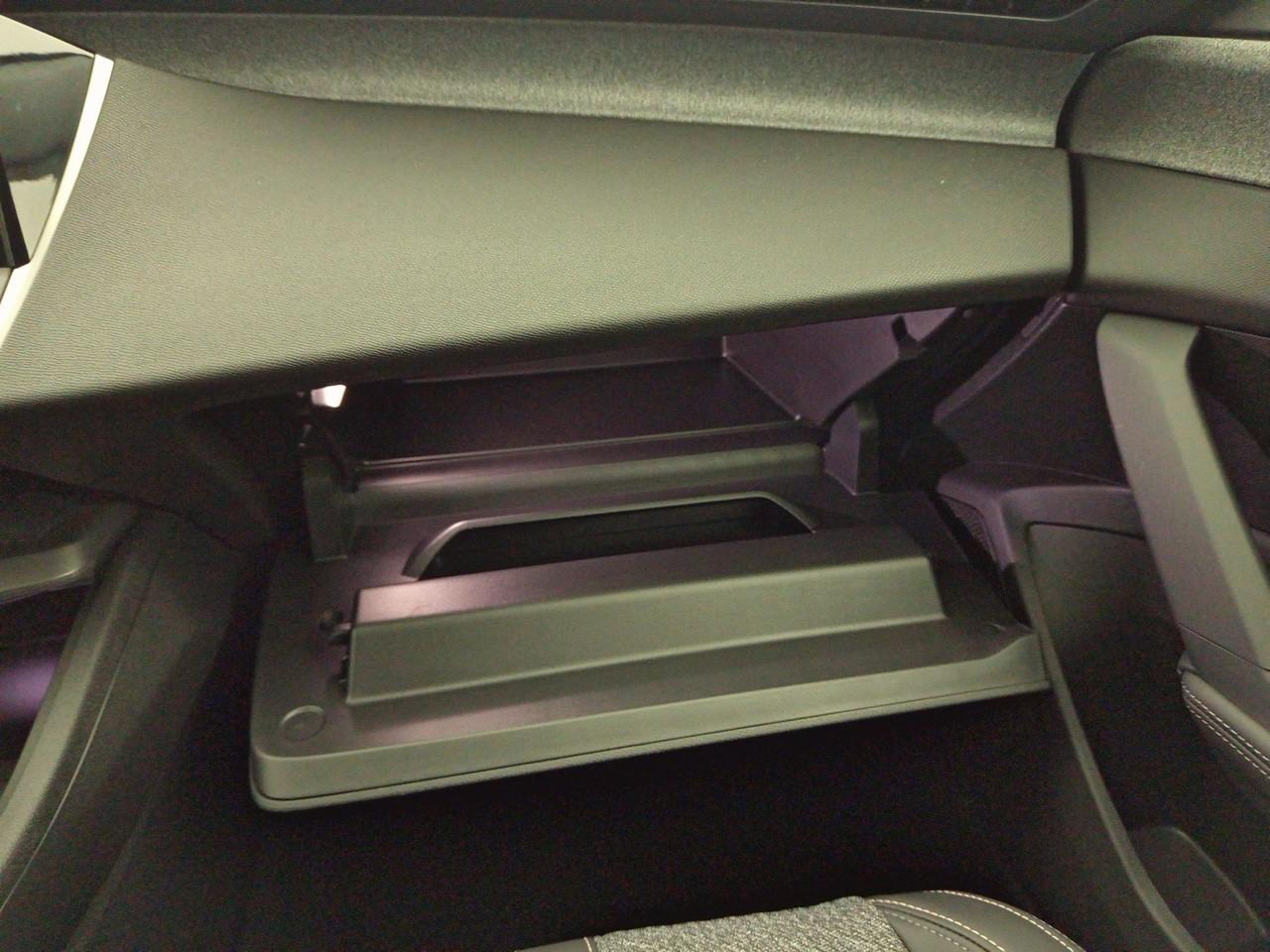 Peugeot 308 sw hybrid 145 e-dcs6 allure — photo 19