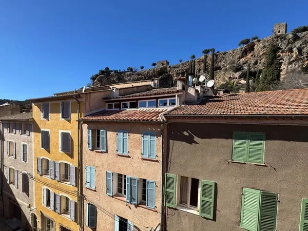 Très jolie maison de village avec beaucoup de charme et d'authenticité au coeur de Cotignac - beauco