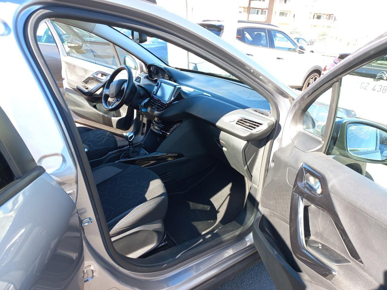 Peugeot 2008 puretech 110ch s&s bvm6 signature — photo 6