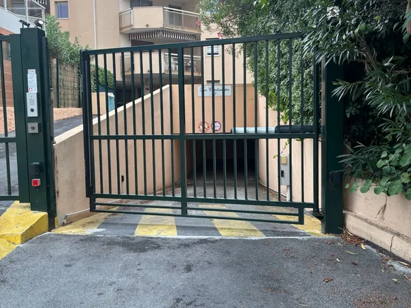 Loue parking 12m²