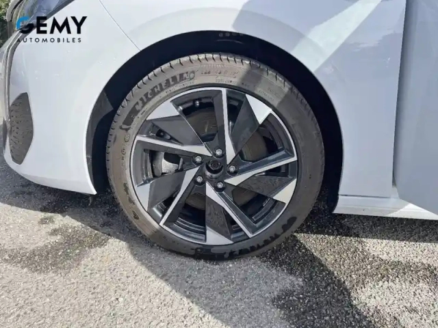 Peugeot 308 plug-in hybrid 195 ch e-dcs7 — photo 11