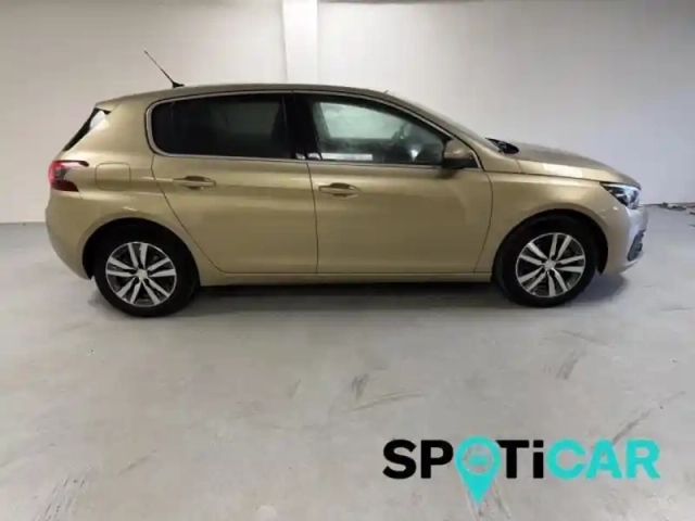 Peugeot 308 1.2 puretech 110ch e6.c s&amp;s allure — photo 4