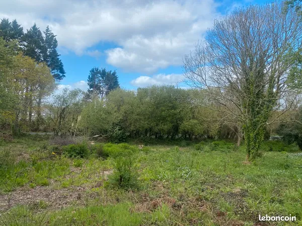 TERRAIN CONSTRUCTIBLE DE 1234 m2 à CROZON