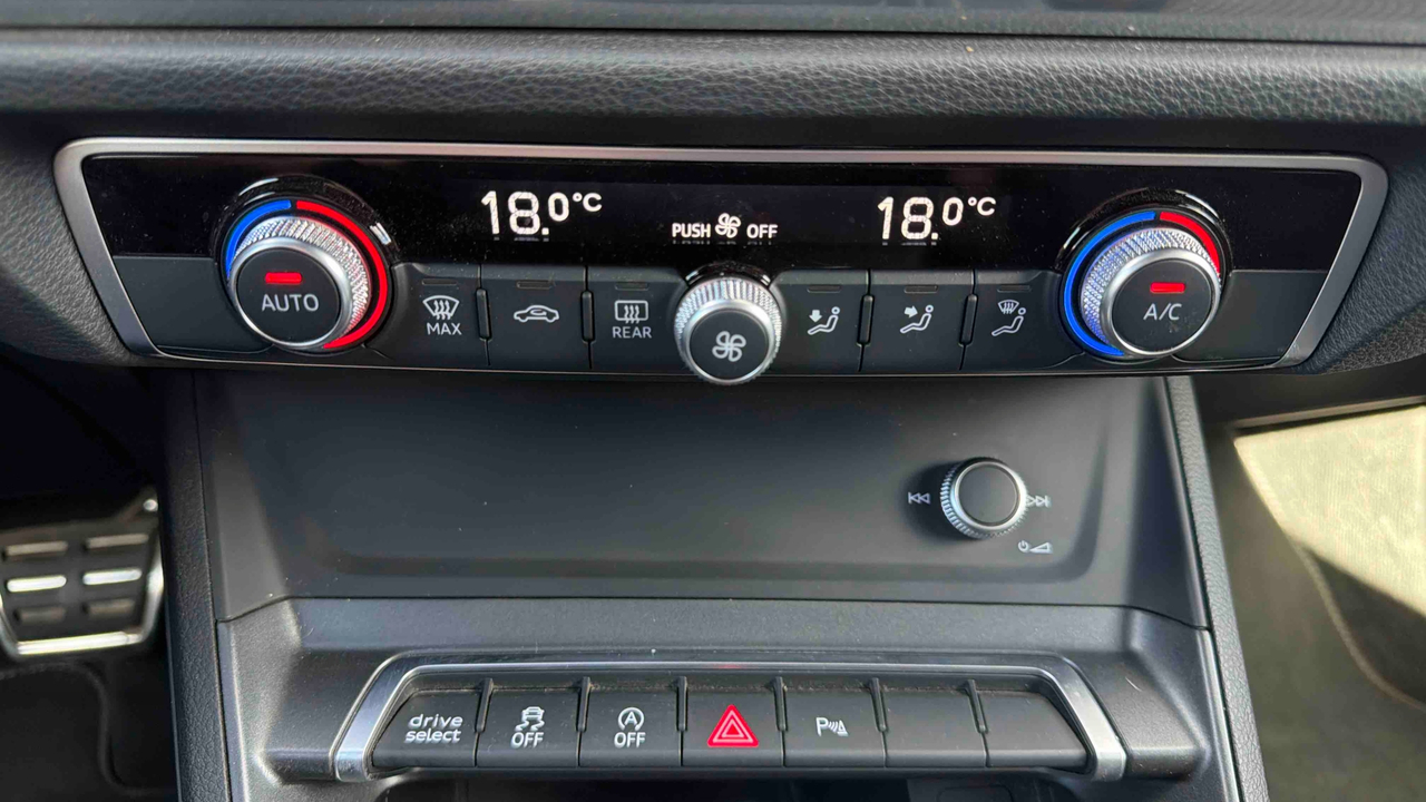 Audi Q3 Sportback 35 TFSI 150 ch S tronic 7 — photo 11