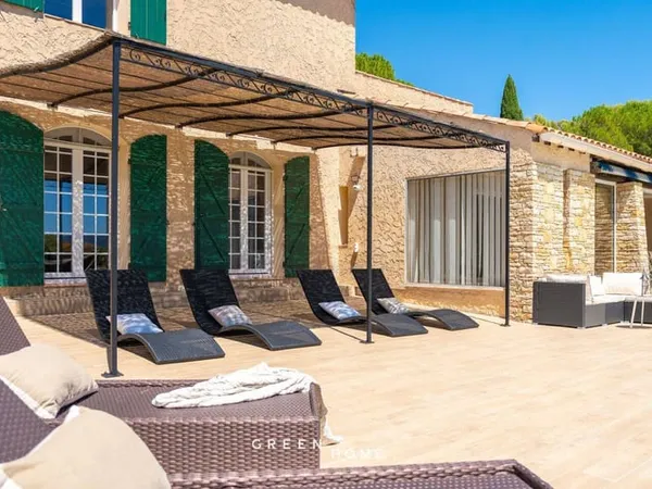 Maison 7 pièces 290 m²
