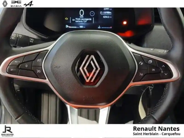 Renault Clio 1.0 tce 90ch evolution — photo 14