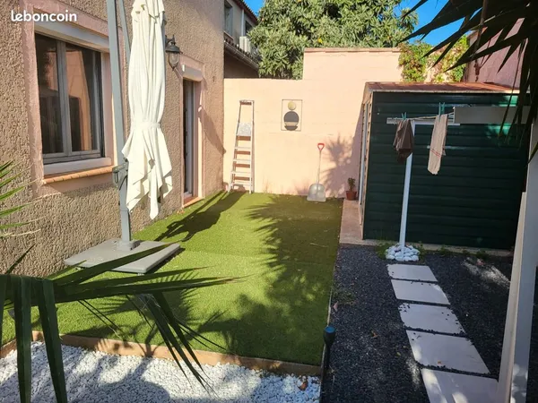 Béziers, proche Auchan, appartement F3 avec deux jardins et parking au RDC d une villa
