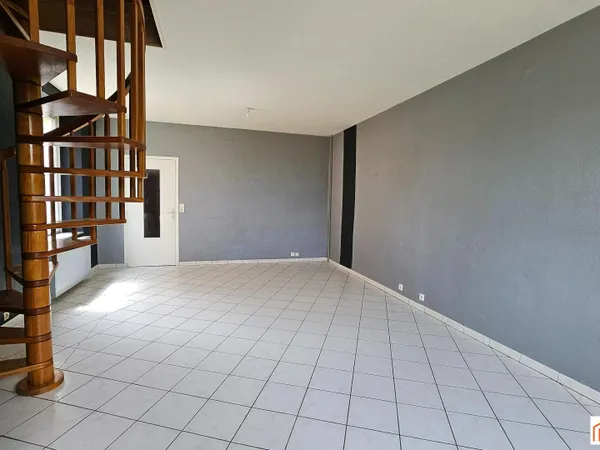 Maison 3 chambres avec garage et jardin