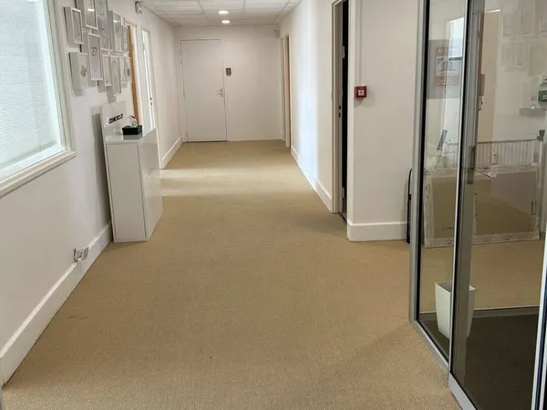 Bureaux 233 m²