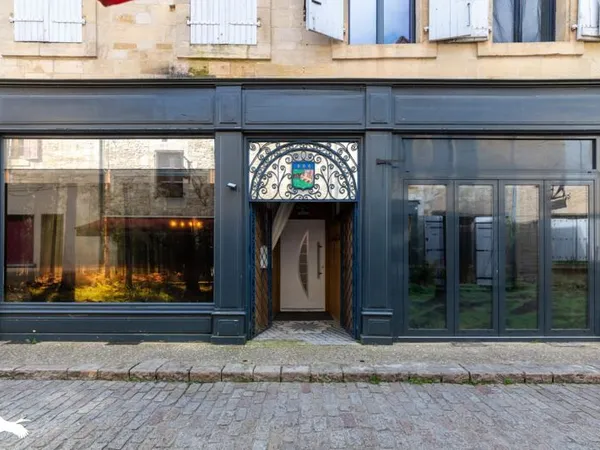 Maison en pierre de 6 pièces principales