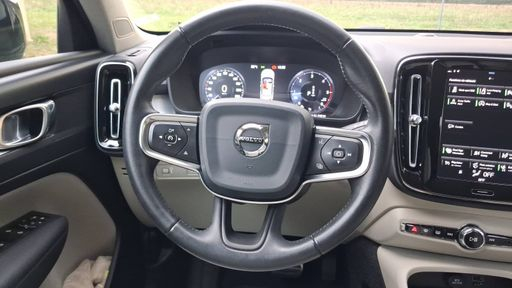 Volvo XC40 2.0 D3 150 BVA - Momentum – 2019 – 111036 km – Diesel – Boîte Automatique — photo 24