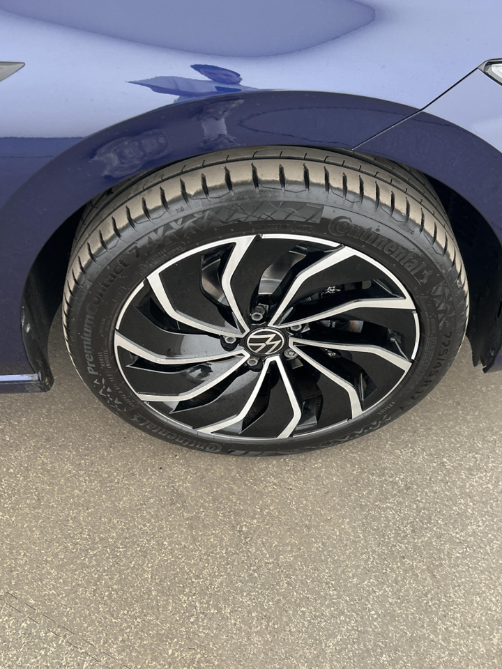 Volkswagen Golf 8 — photo 41