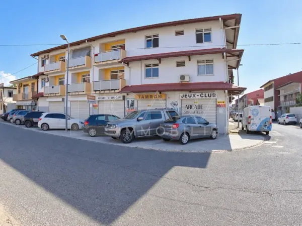 Local 1 pièce 60 m²