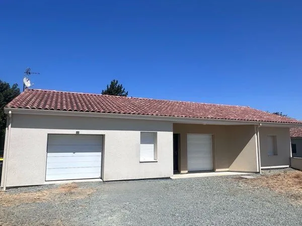 Maison plein pied de 110 m² avec garage et terrain de 729 m²