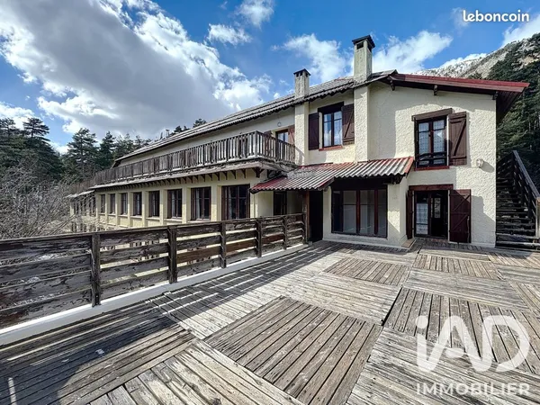 Local 1963 m² Valdeblore