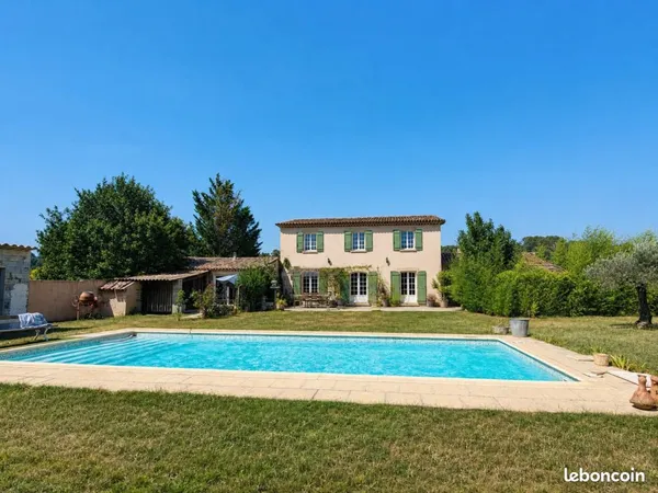 Propriété 9 pièces 240 m²