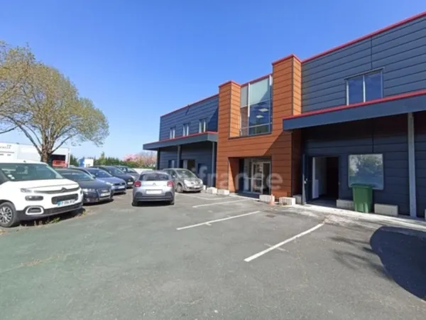 Local d'activité 4 pièces 126 m²