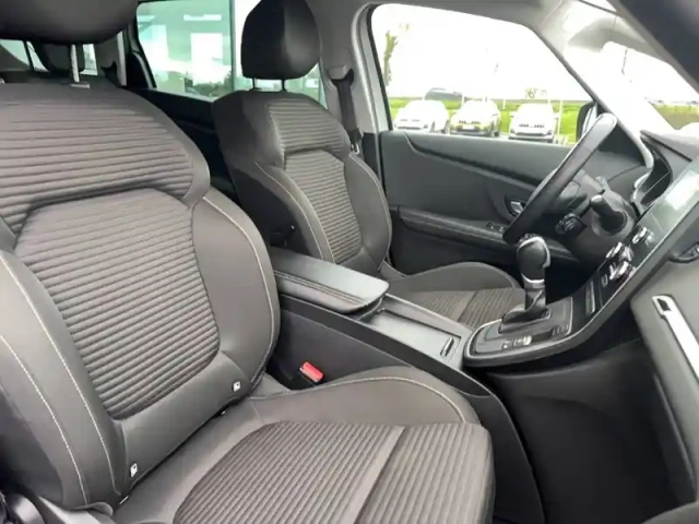 Renault Scenic grand  tce 140 fap edc - 21 — photo 31