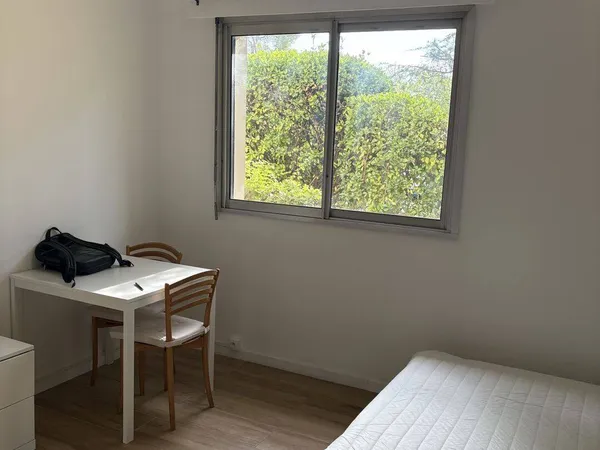 Chambre de service 1 pièce 16 m²