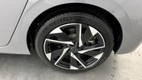 Peugeot 308 PHEV 180ch Allure Pack e-EAT8 — photo 22