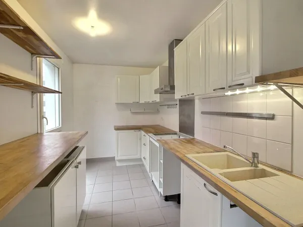 Appartement 4 pièces 78 m² à vendre à Massy, idéalement situé quartier Atlantis