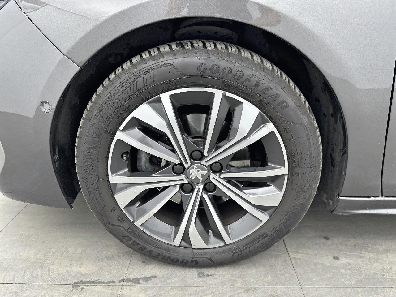 Peugeot 508 puretech 180 ch s&s eat8 allure pack — photo 14