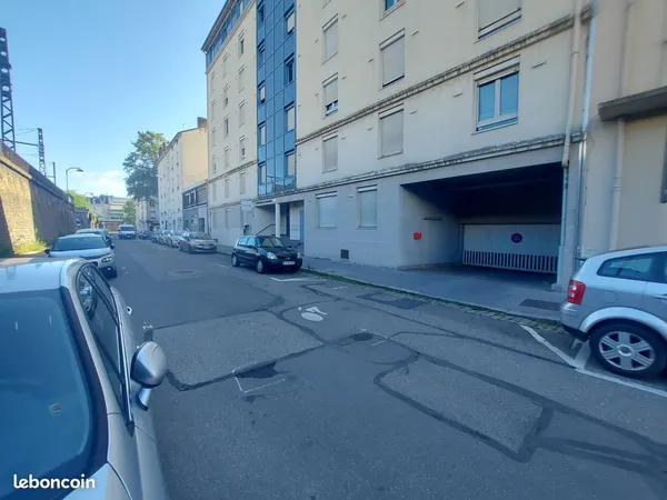 Places de parking à louer - Perrache