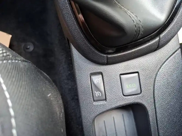 Renault Clio dci 90 e6c — photo 32