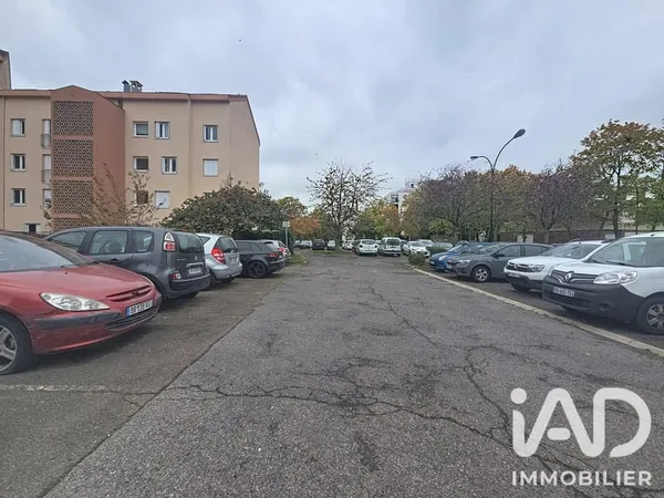 Parking 12 m²