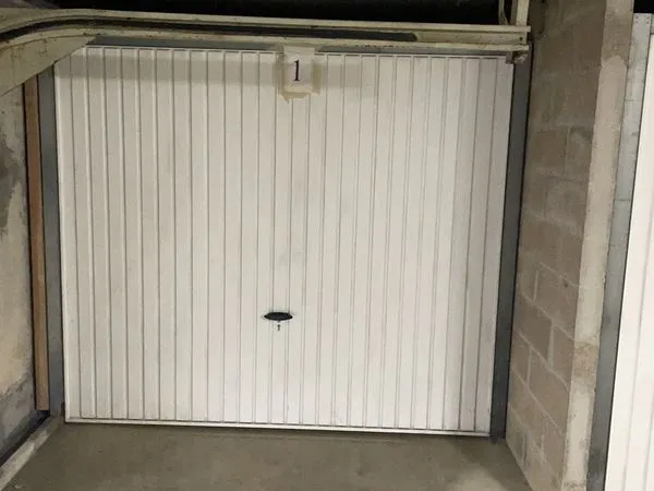 Double GARAGE dans le sens de la longueur