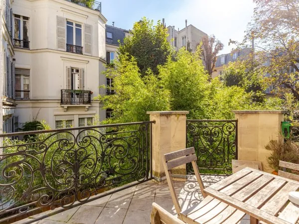Location Duplex meublé avec terrasse privative, Paris 8ème, Rue de Liège