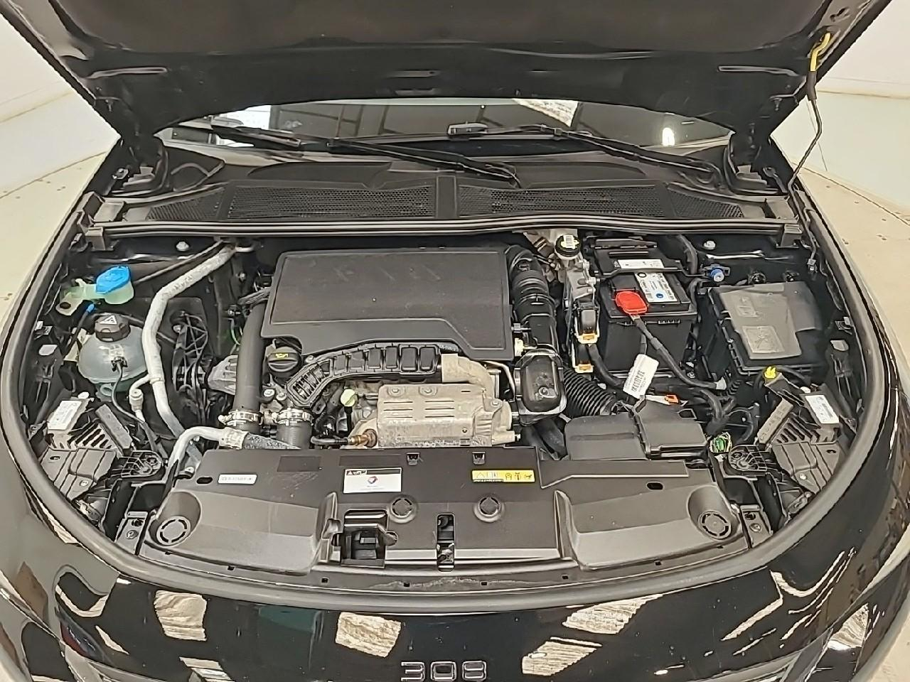 Peugeot 308 puretech 130ch s&s eat8 allure pack — photo 15