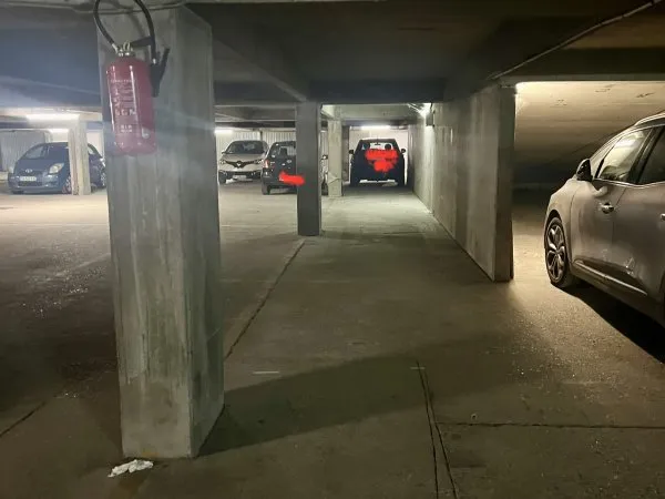 Vends parking proche transports Issy 12m²
