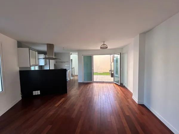 LINA (91) - MAISON DE VILLE A VENDRE - TRIPLEX AVEC GARAGES