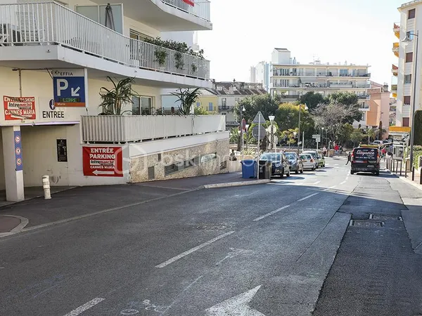 Parking 14 m²
