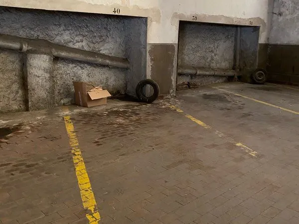 Parking fermé et couvert
