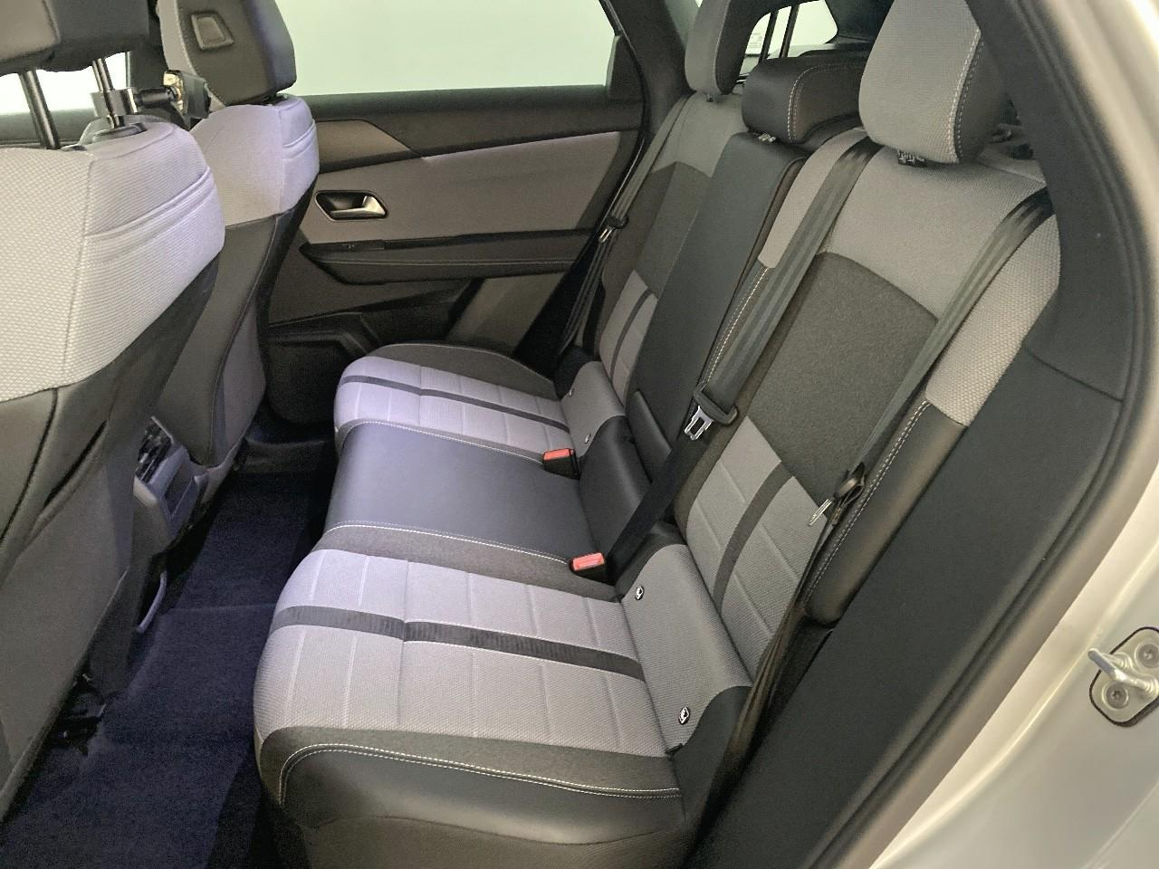Opel Grandland 1.2 turbo hybrid 136 ch e-dct6 gs — photo 10