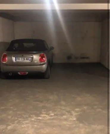 À louer Parking, Paris XVIe rue de la Faisanderie