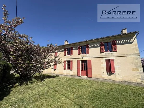 Maison 7 pièces 215 m²