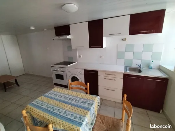Idéal pied à terre sud de France. Maison de village 2 ch et coeur