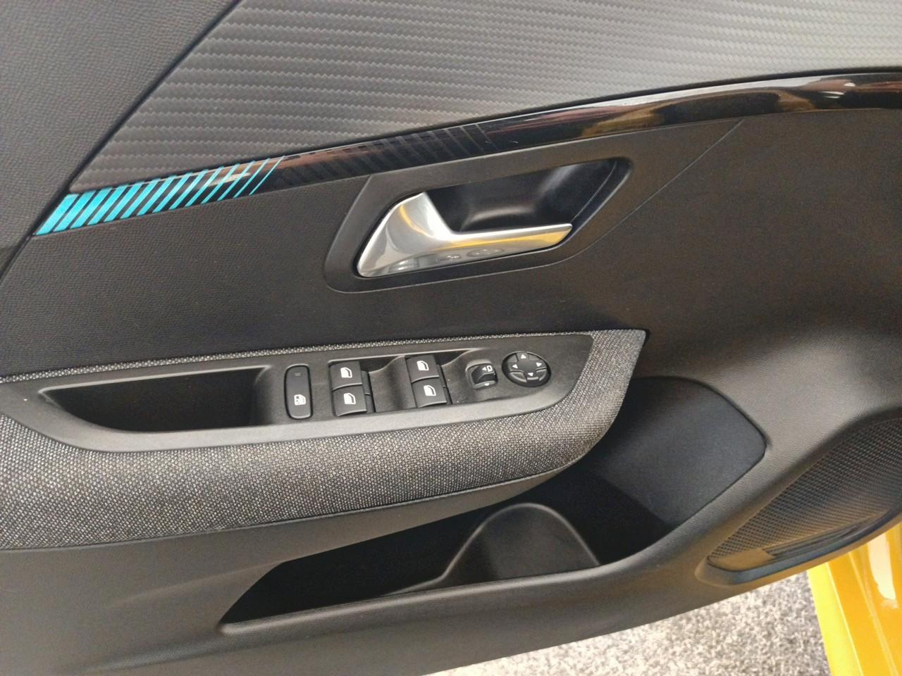 Peugeot 208 electrique 50 kwh 136ch style — photo 20
